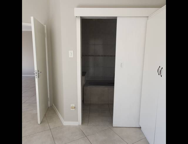 2 BEDROOM FREEHOLD FOR SALE IN OAKDENE